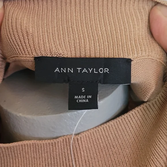 Ann Taylor Tan Mock Neck Tank Top - Picture 3 of 4